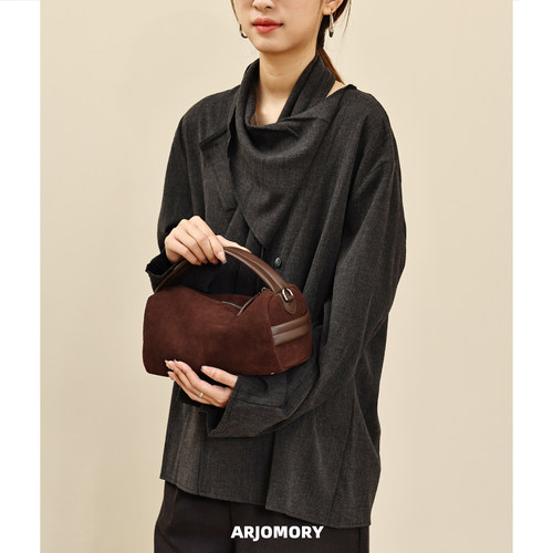 ARJOMORY小众复古麂皮绒波士顿包女2026春夏通勤百搭手提包斜挎包