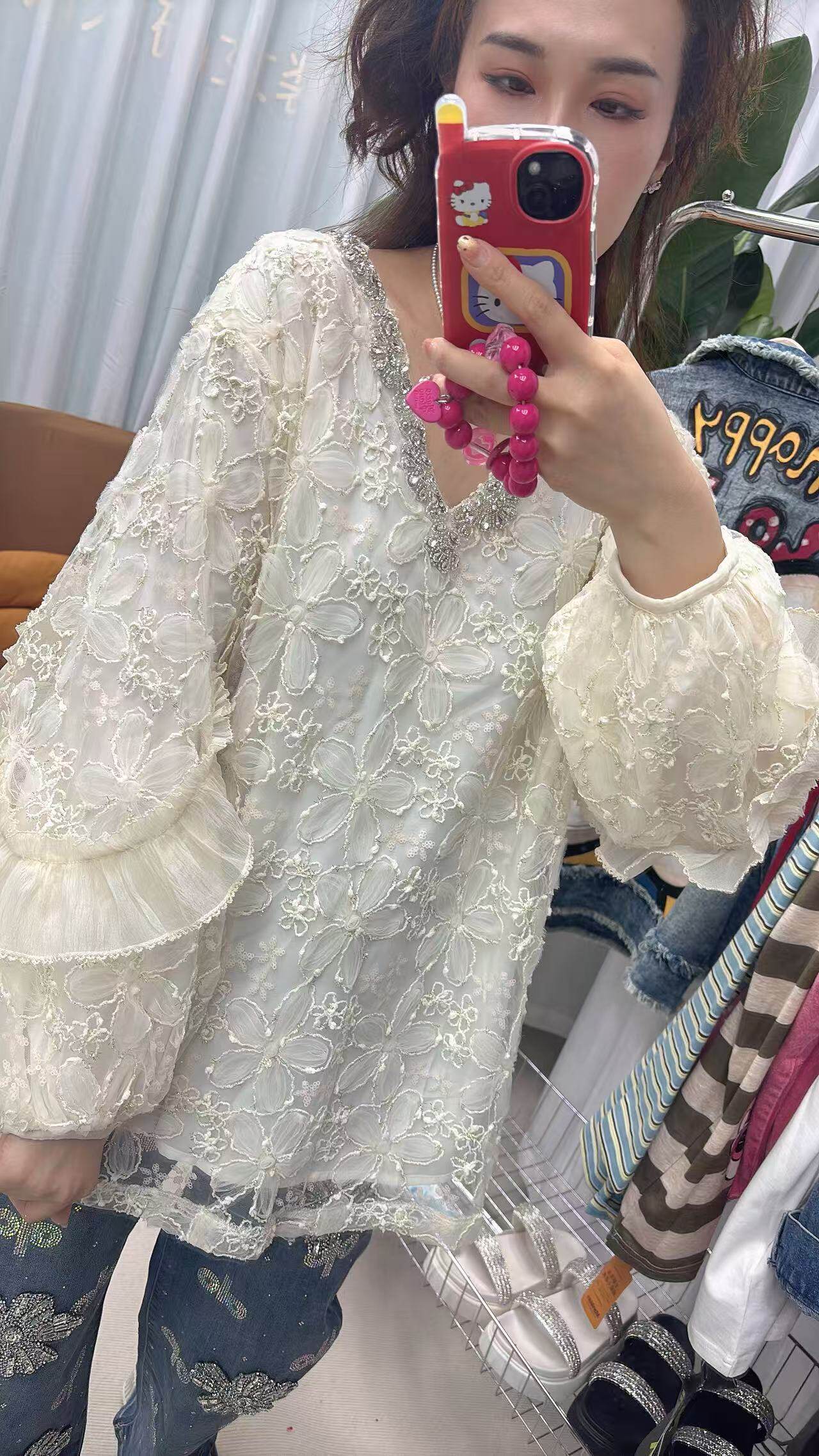 阿静家重工钉珠长袖蕾丝衫女新款春季韩版宽松洋气花v领轻奢上衣