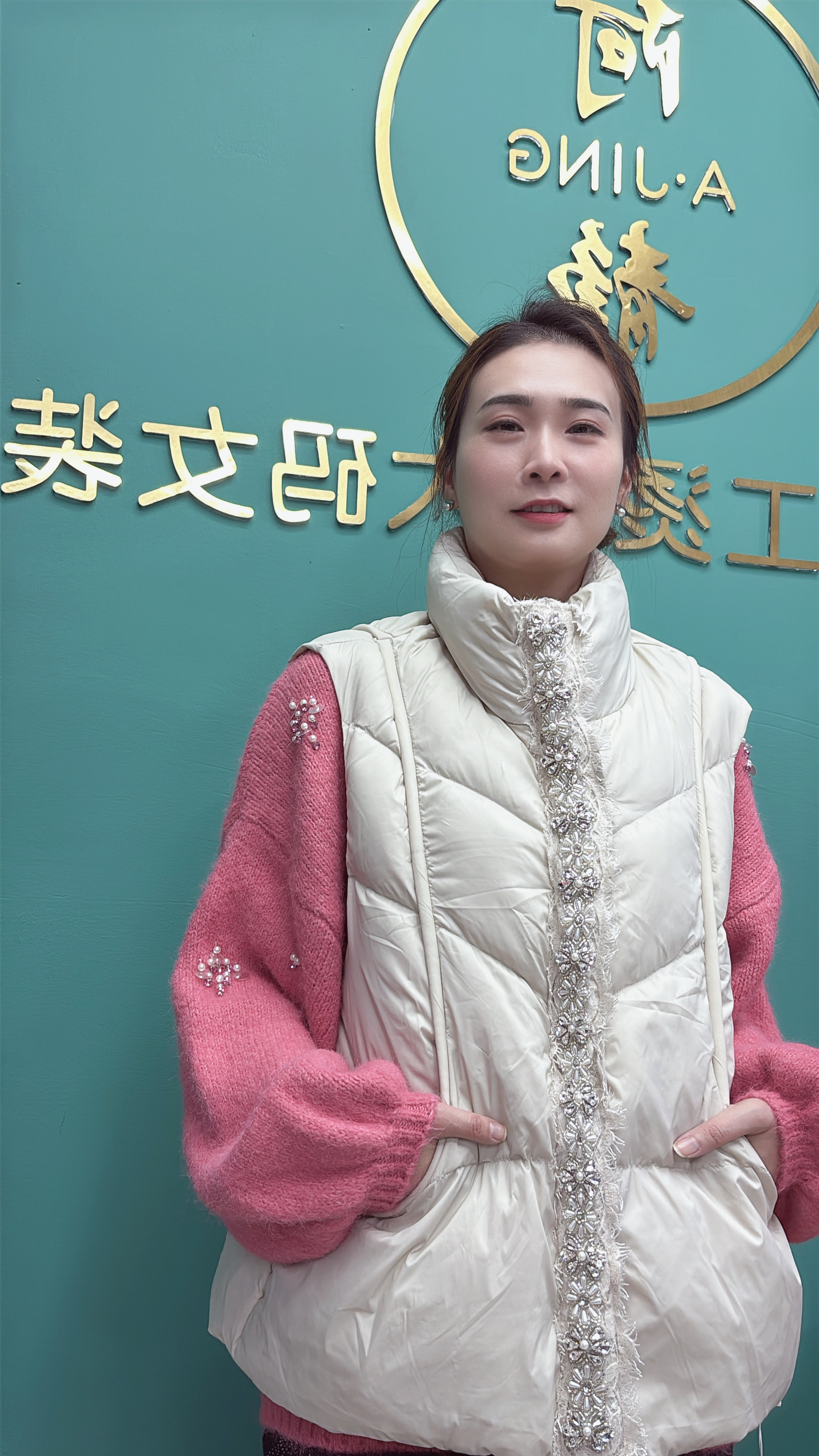 阿静家时尚重工烫钻大码女装羽绒服马甲简约百搭时尚款式胖mm新款