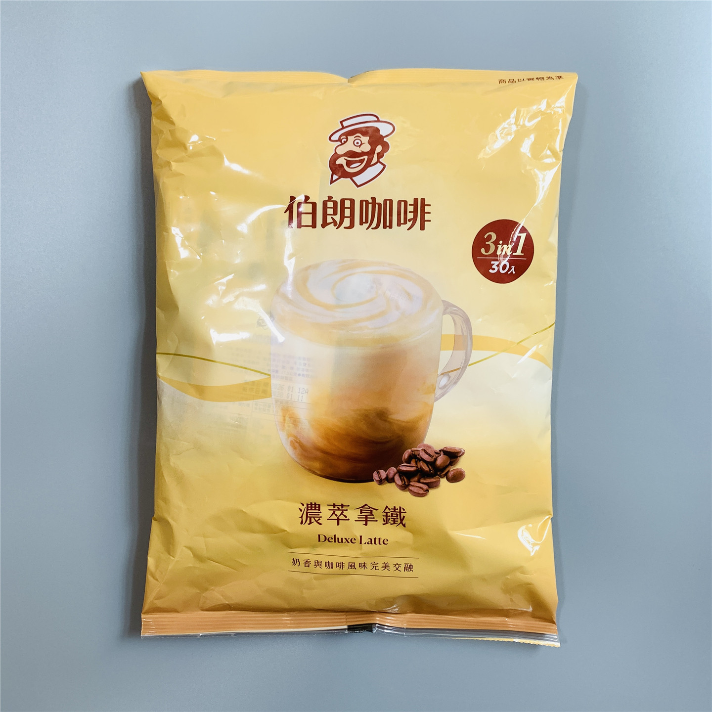 伯朗咖啡浓萃拿铁三合一速溶咖啡30入进口奶香丝滑提神冲饮咖啡粉
