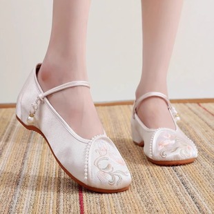 老北京女童汉服鞋小码老北京内增高绣花鞋中大童旗袍鞋古风演出鞋