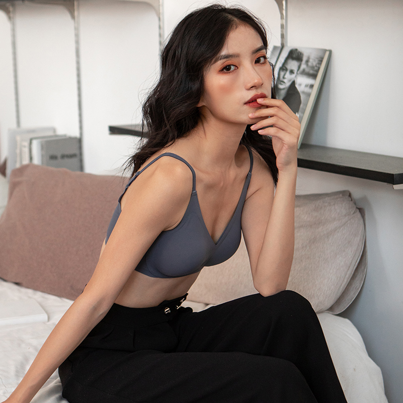 运动无痕内衣女无钢圈聚心式超薄
