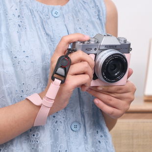 相机腕带真皮手绳富士xs20xm5x100vixt50xt30三代佳能r50尼康索尼
