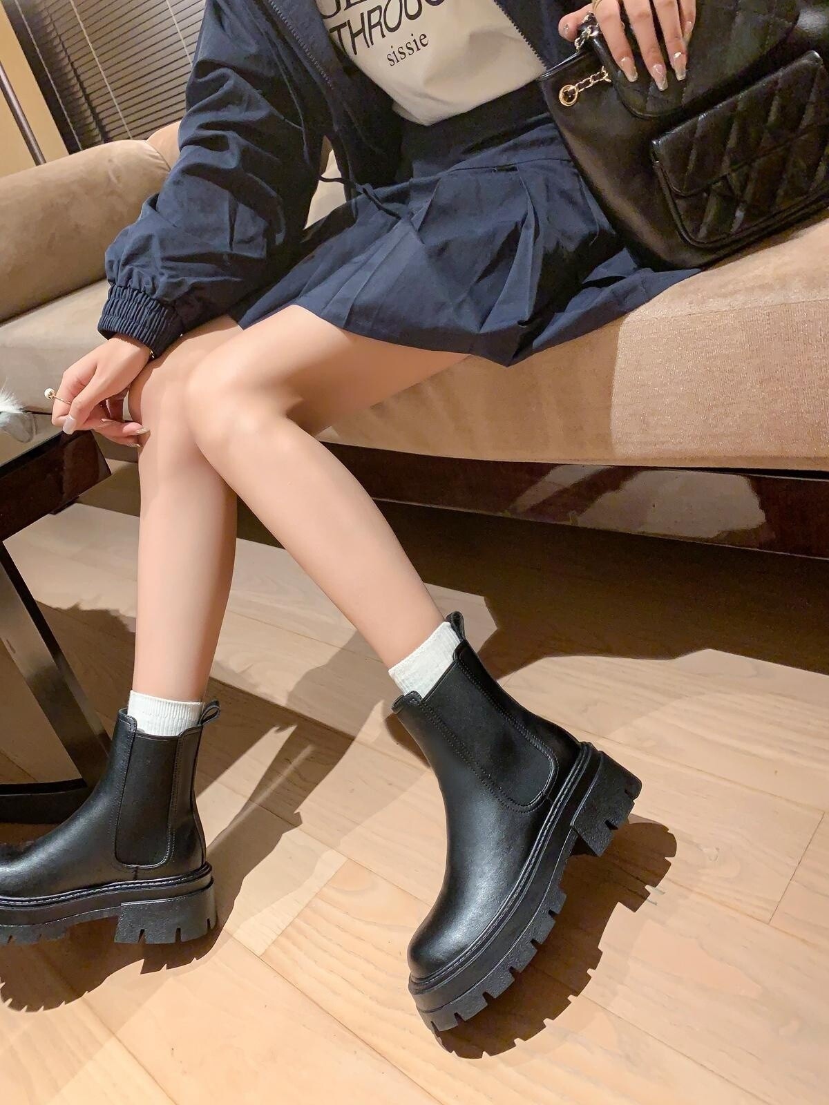 하이 엔드 LOOK 유럽 역 ??영국식 작은 둥근 발가락 두꺼운 밑창 첼시 굴뚝 부츠 여성용 신축성있는 밴드 짧은 부츠