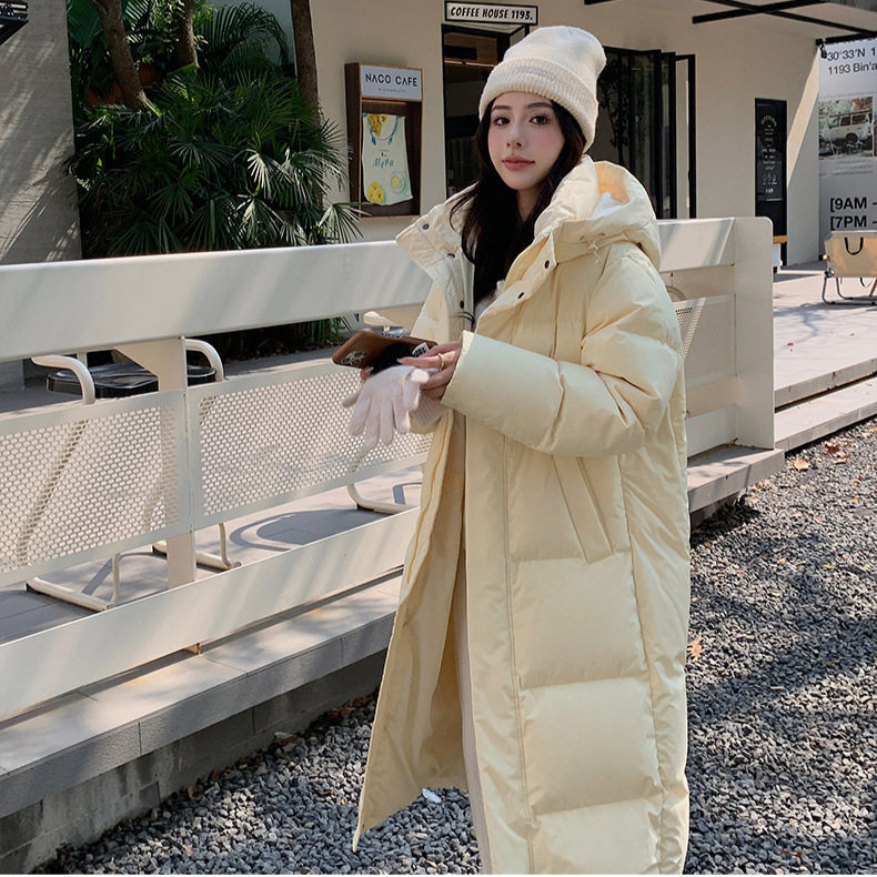 石墨烯蓄热MM明摩中戏羽绒服女长款过膝加厚宽松学生大码外套