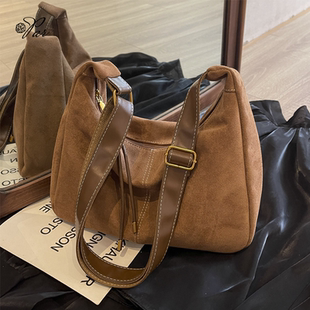 复古大容量麂皮绒包包女秋冬新款休闲简约上班通勤单肩斜挎托特包