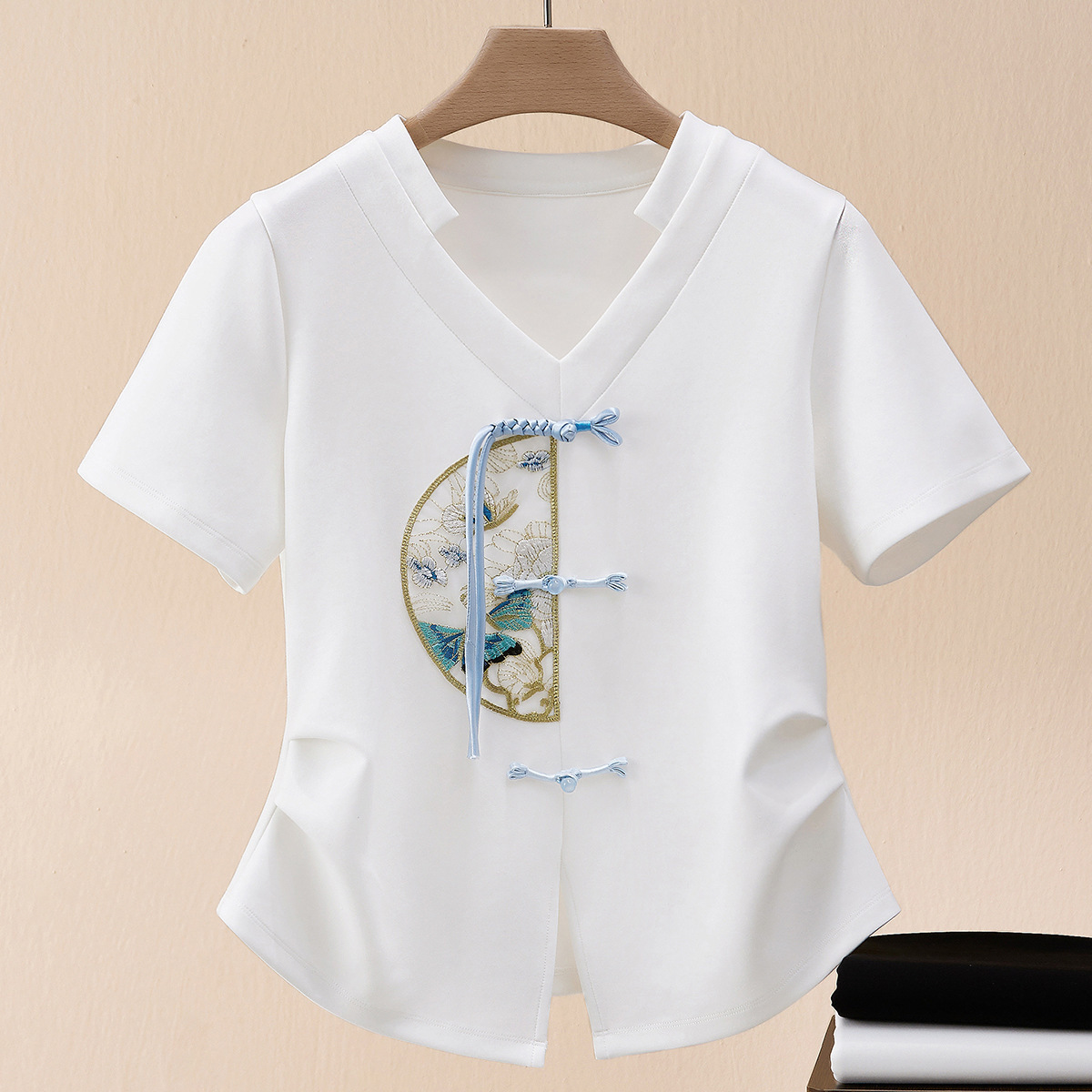 2025夏季新款复古新中式国风白色t恤女v领短袖修身显瘦刺绣上衣
