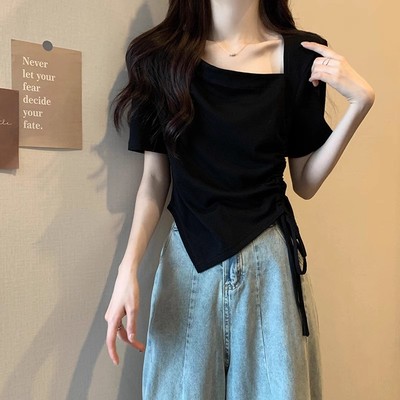 正肩黑色t恤女短袖夏季法式方领修身显瘦不规则设计感小众短上衣