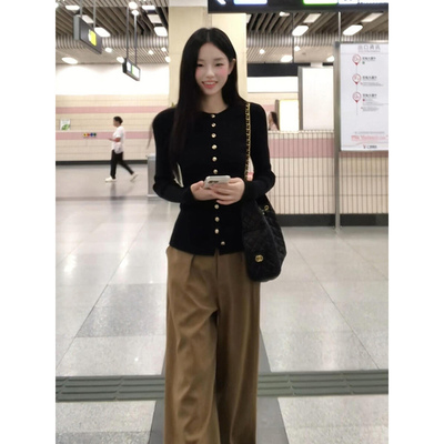 设计感黑色气质内搭长袖针织衫女秋冬收腰短款修身显瘦打底衫上衣