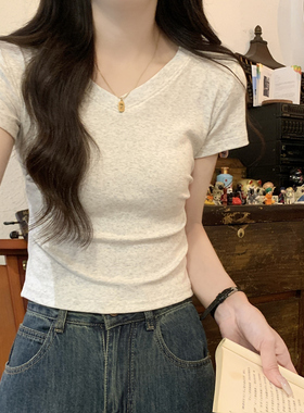 v领正肩灰色t恤女短袖夏季修身短款不规则设计感小众掐腰甜辣上衣