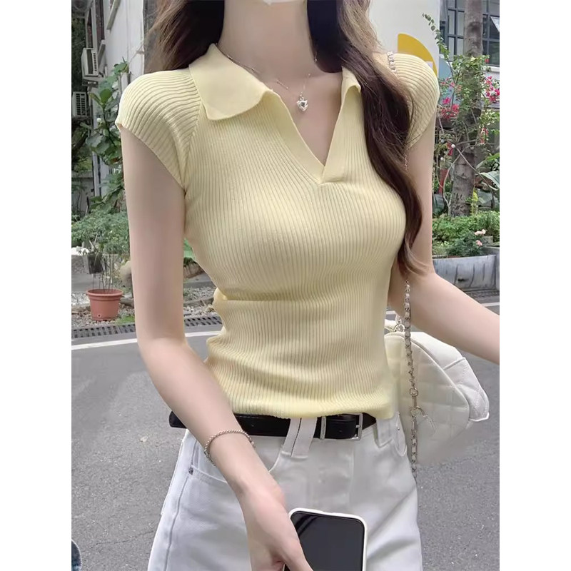 Polo领正肩黄色t恤女短袖夏季韩系坑条v领修身显瘦冰丝针织衫上衣