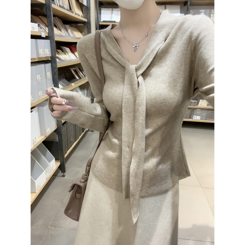 早秋穿搭韩系v领飘带打底衫女纯欲风内搭毛衣高级感围脖针织上衣