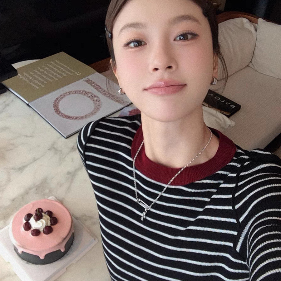 秋冬美式复古撞色条纹圆领长袖打底针织衫上衣修身显瘦内搭毛衣女