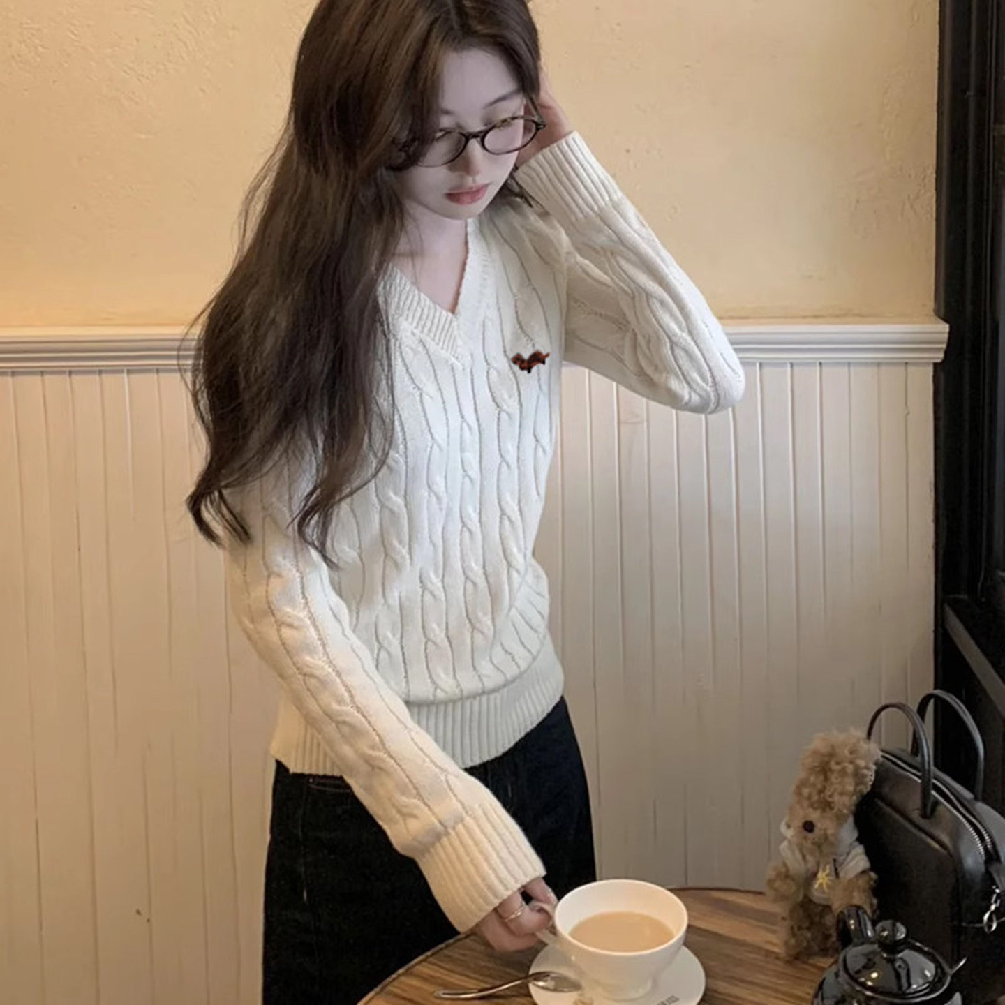 春秋韩系麻花刺绣v领针织衫上衣女早春穿搭设计感内搭毛衣打底衫