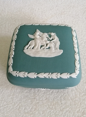 Wedgwood浅蓝色首饰盒