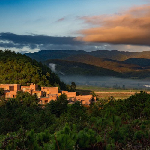 大理/香格里拉/苏州全国六店通兑，1-2晚可选， 亲子爆款，暑期度假，民族特色，地域风情 网红打卡热门电视剧同款，天然氧吧，绿意疗养，放松身心好去处 早餐+门店特色体验+欢迎水果+晚安甜汤等