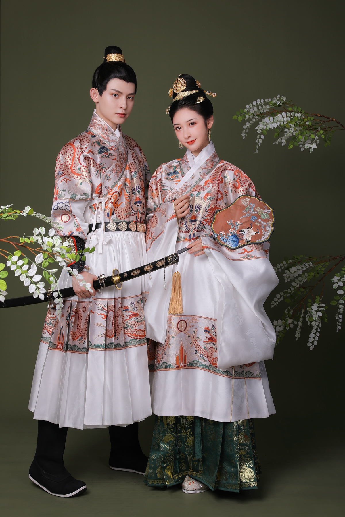 明制曳撒圆领蟒袍