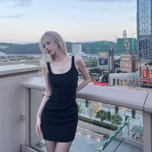 cjxnh褶皱修身连衣裙吊带百搭
