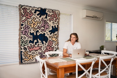 凯斯哈林 涂鸦大师 Keith haring 沙发毯子 装饰 宝蓝涂鸦 挂毯