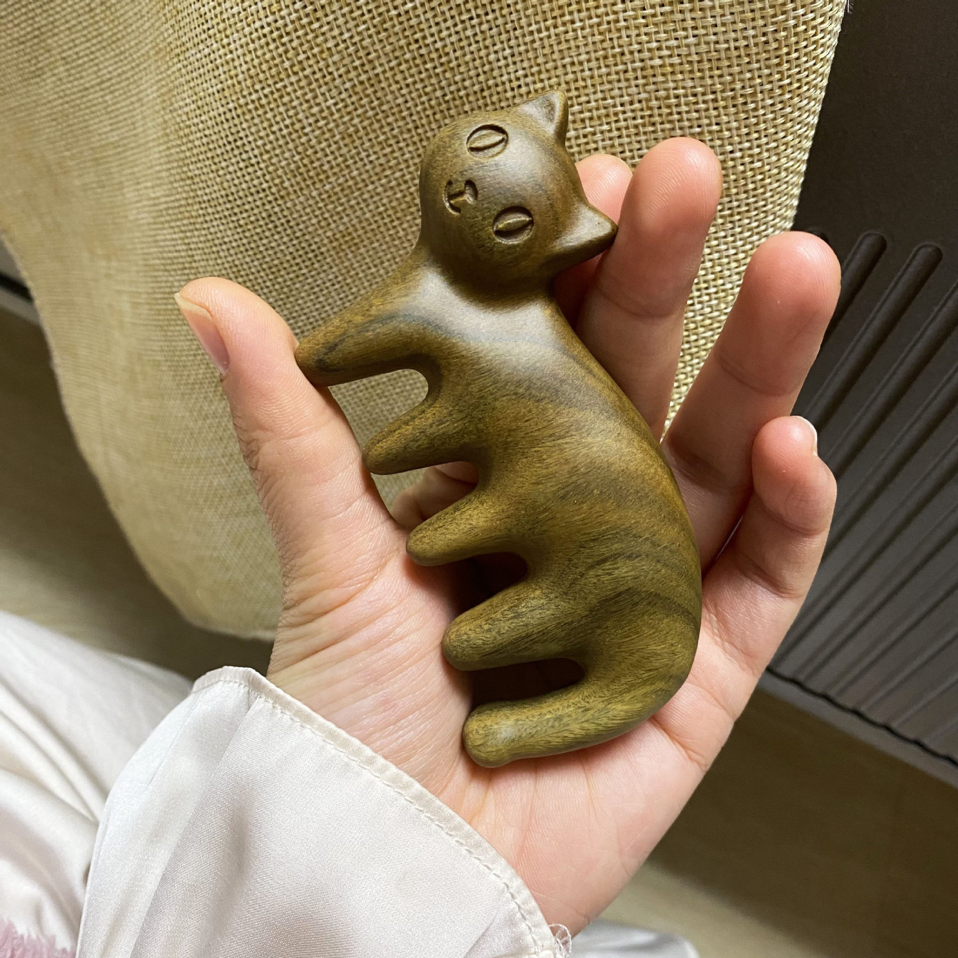 绿檀可爱创意猫咪按梳天然玉檀香木梳子五齿宽齿经络梳解压舒缓