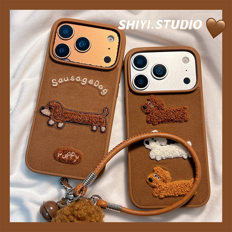 秋冬绒布卡通刺绣小狗适用苹果17promax手机壳16pro新款iphon17手绳挂饰15pro女款15硅胶14pm日韩13可爱防摔