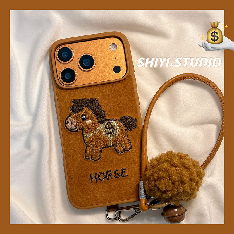复古秋冬刺绣小马绒面适用苹果17promax手机壳16pro新款iphon17卡通15pro女款15硅胶14防摔13小众创意手绳壳