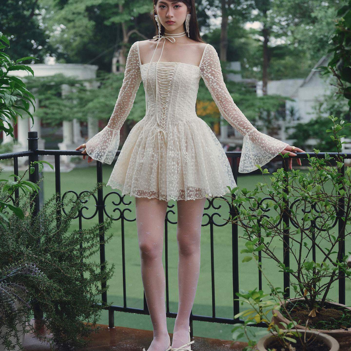 NANA代购【darling】纯欲风蕾丝提花喇叭袖绑带连衣裙