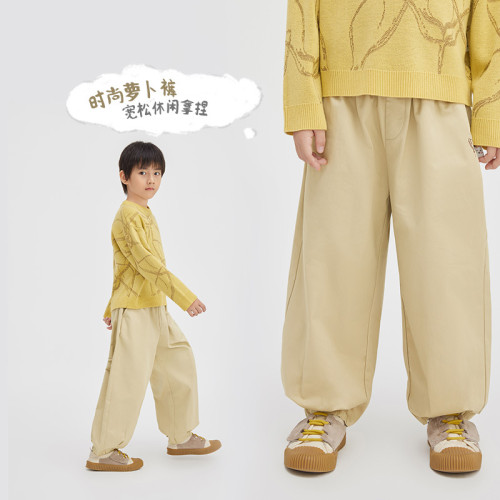 松紧腰身，精美刺绣