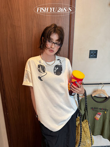 FISH YU夏新款美式复古耳机白墨印花宽松圆领女短袖T恤626217