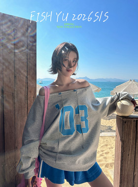 YU春新款2026美式街头风03字母贴布刺绣一字肩斜肩宽松卫衣休闲