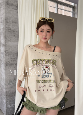 ME KAKAMEE夏新品复古铆钉KT猫印花斜肩宽松大版短袖T恤女S5008