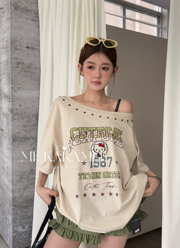 ME KAKAMEE夏新品复古铆钉KT猫印花斜肩宽松大版短袖T恤女S5008