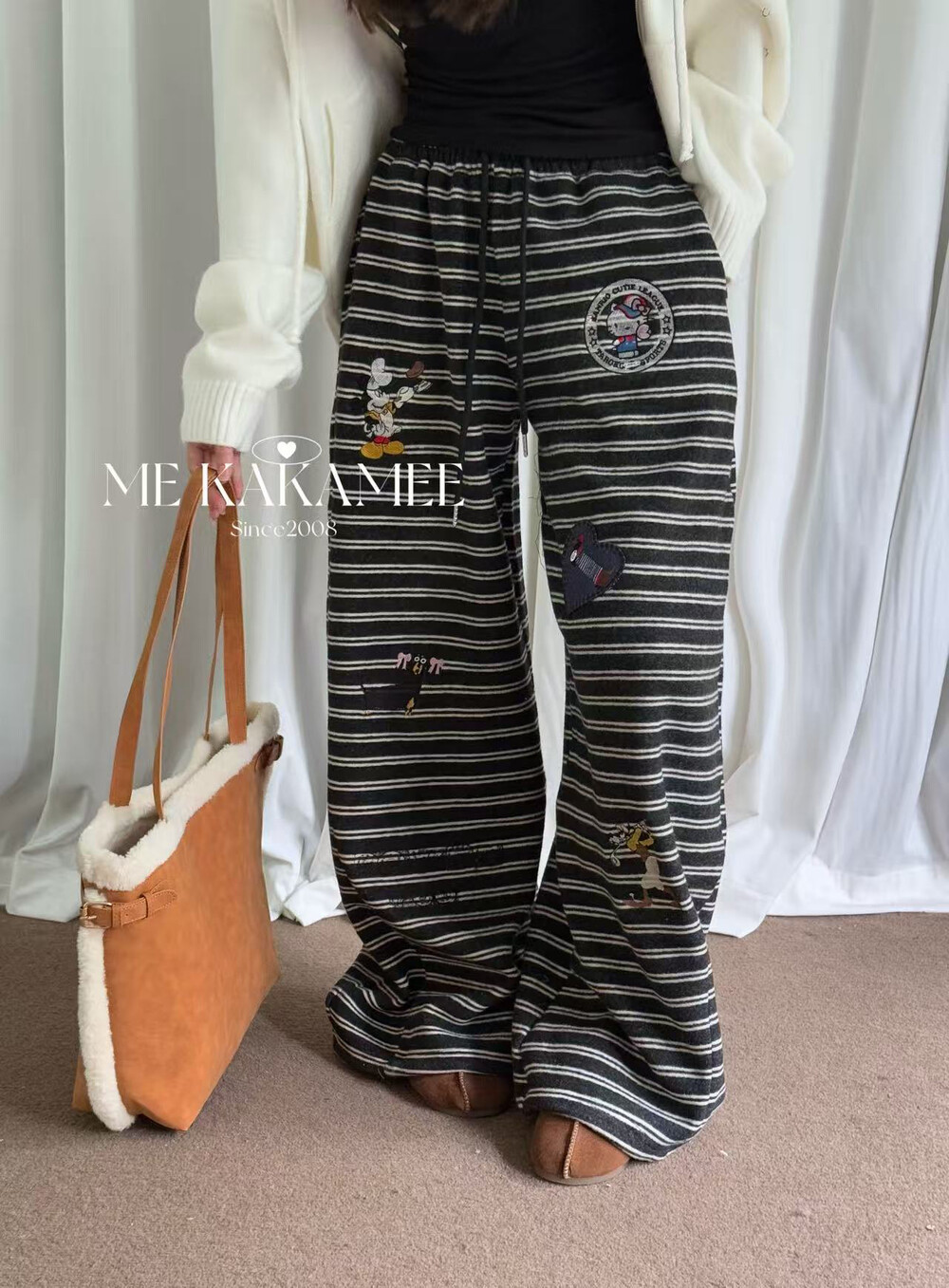 KAKAMEE冬新品立体刺绣KT猫米奇复合加绒抽绳条纹休闲裤卫裤9028