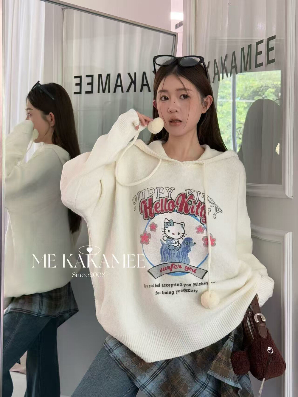 ME KAKAMEE冬季新品喷画KT毛球设计北极绒厚实连帽保暖毛衣6036