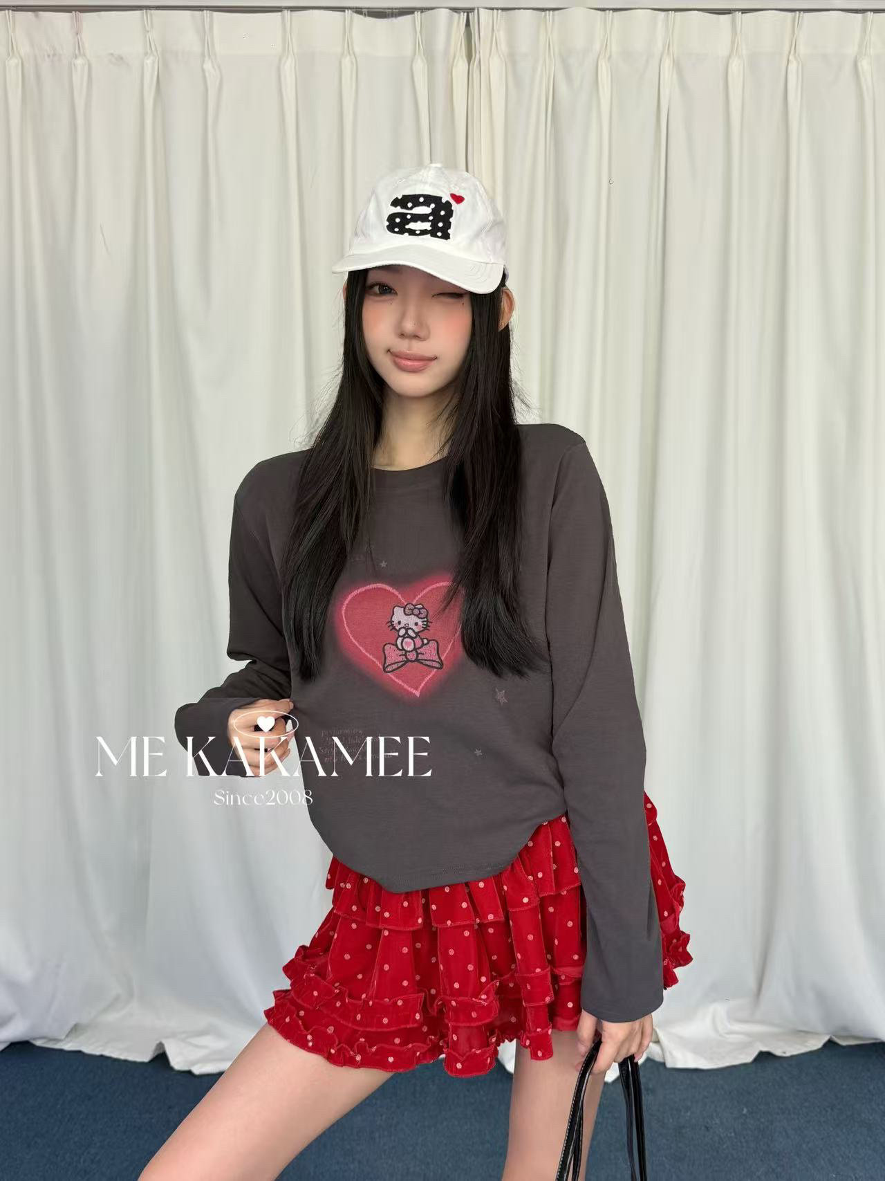 ME KAKAMEE秋新品喷画趣味晕染爱心KT设计常规款弹力长袖T恤9670