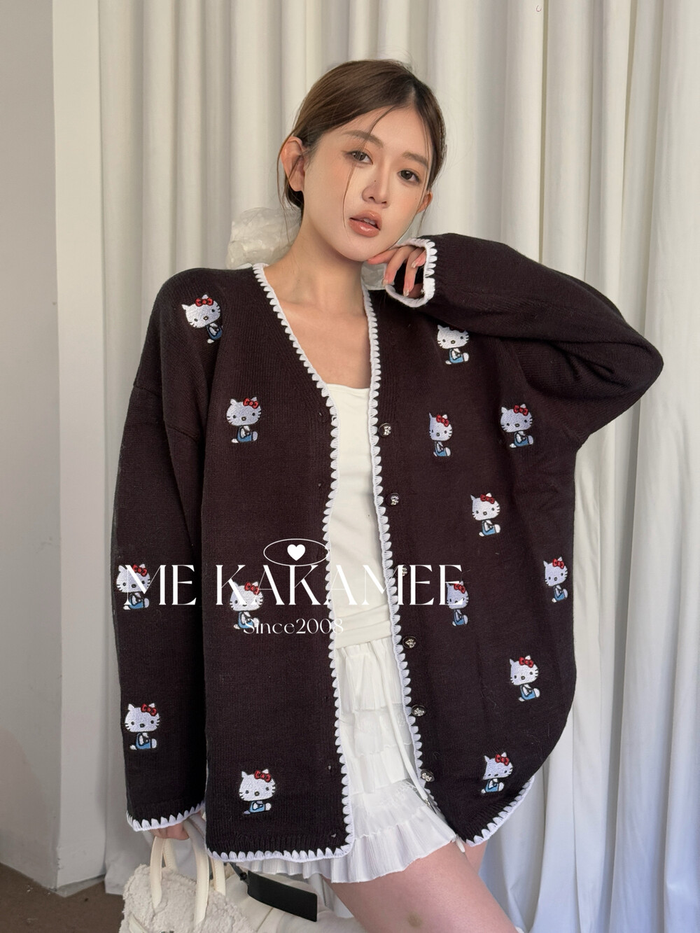 KAKAMEE冬新品Hello kitty刺绣含羊毛撞色V领毛衣开衫外套A3191