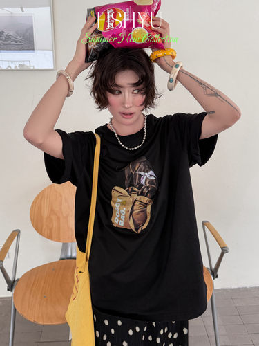FISH YU美式复古帆布包腊肠狗白墨印花立体木标大版圆领短袖T恤