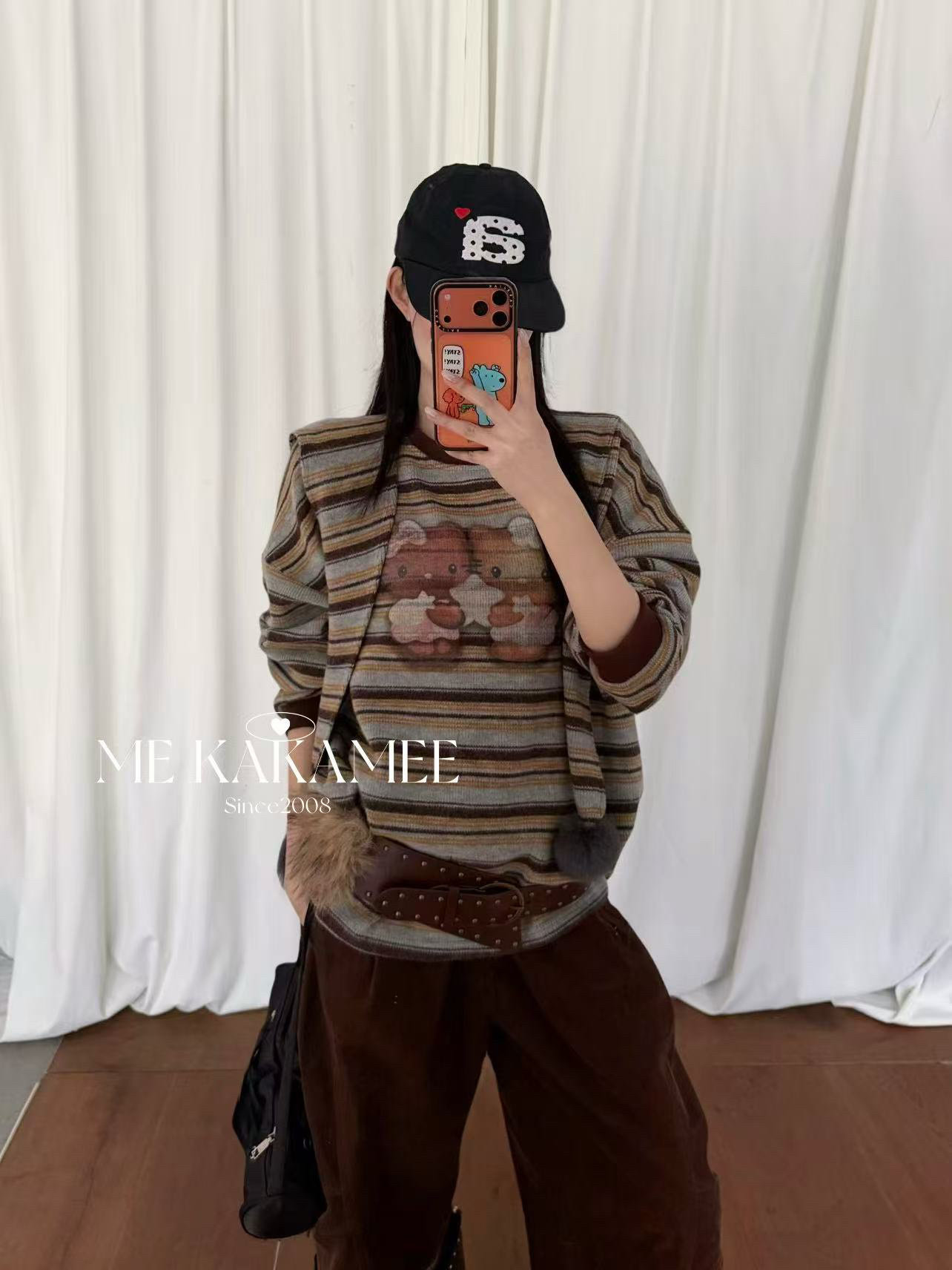 ME KAKAMEE冬新品喷画KT猫条纹卫衣配免毛毛球带可拆披肩卫衣9737