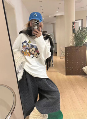 大東冬新款米奇动漫加绒中长款上衣时尚减龄可爱垫肩长袖T恤7179