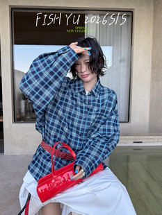 YU新款美式复古格纹水洗牛仔宽松翻领口袋衬衫大版上衣女26059