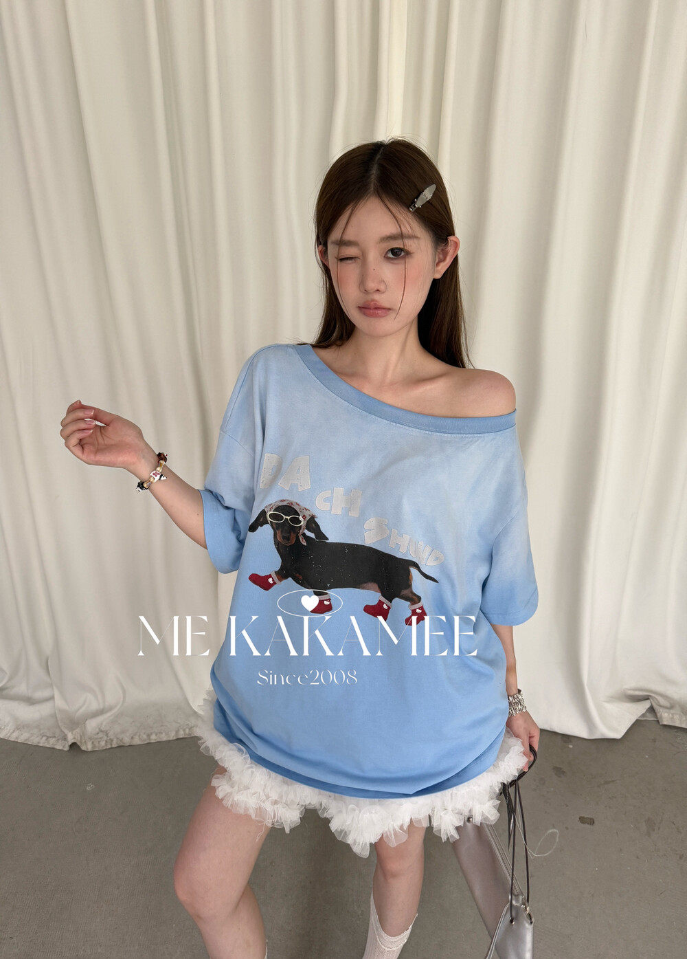 ME KAKAMEE夏新品甜酷KT腊肠狗喷漆渐变做旧斜肩大版短袖T恤S3985