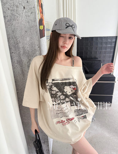 ME KAKAMEE夏新品美式复古KT喷画斜肩宽松大版短袖T恤配胸针S5181
