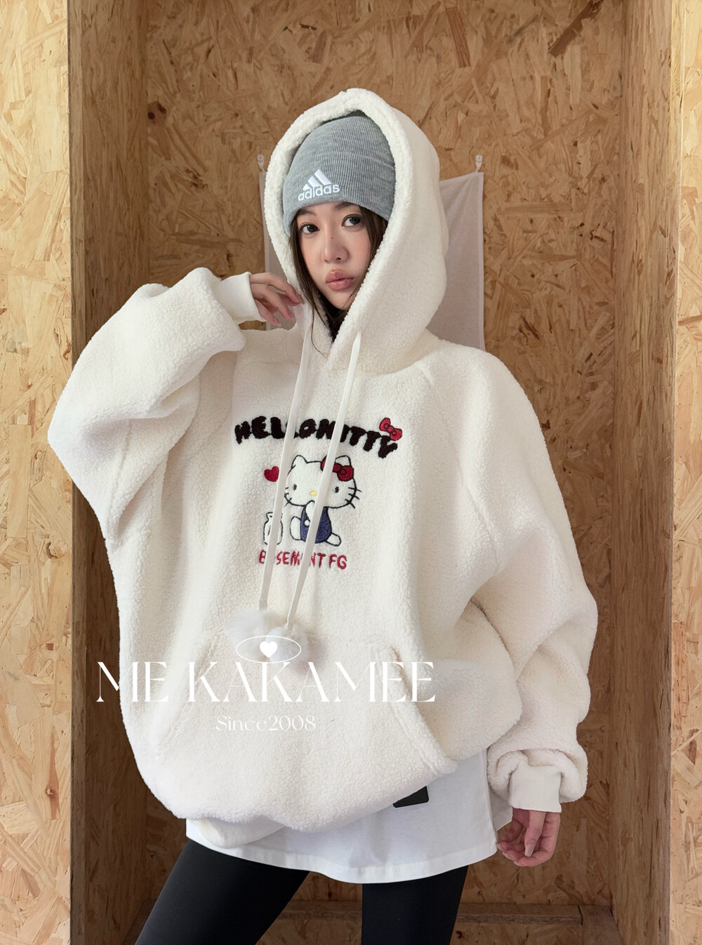 KAKAMEE冬新品重工卡通KT猫刺绣厚实加绒加厚羊羔绒连帽卫衣S3722