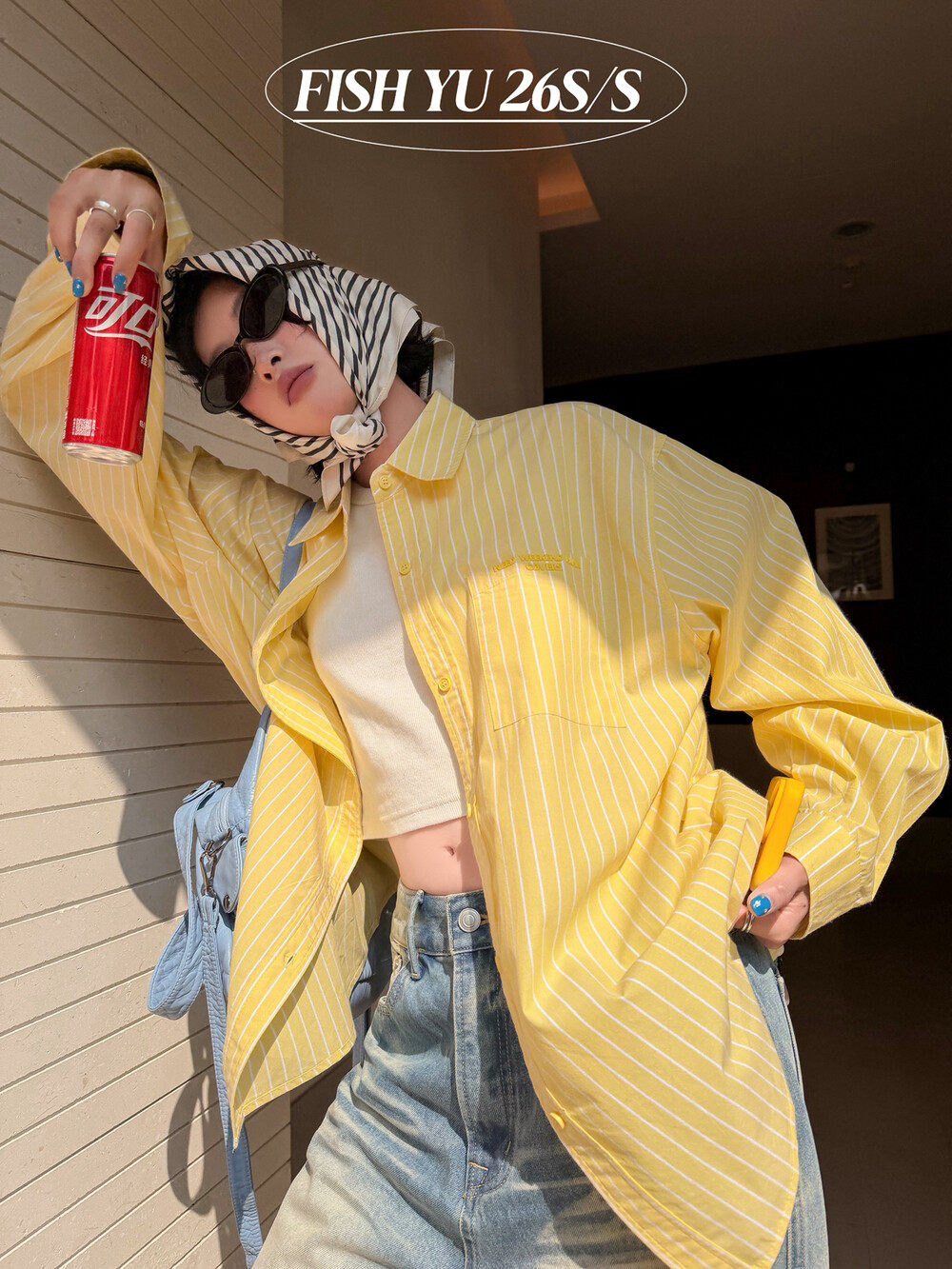 YU夏新款韩版彩色度假风英文立体烫图竖条纹衬衣大版衬衫626087