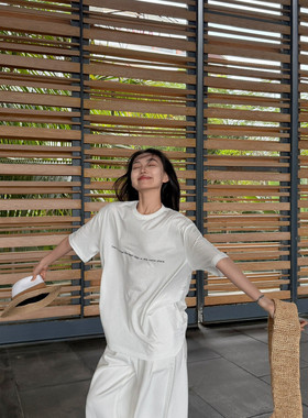 HU春新款韩版时尚显瘦简约圆领宽松字母印花短袖T恤女上衣B1516