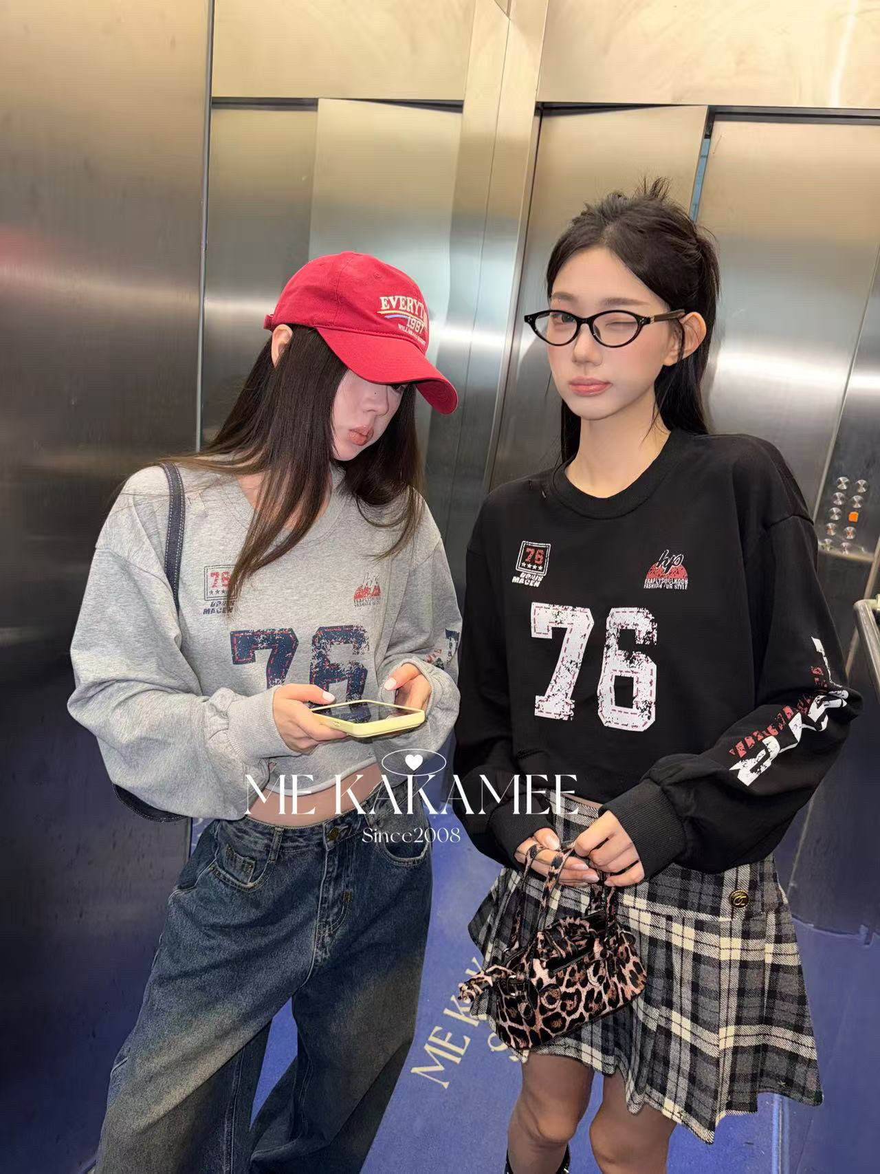 ME KAKAMEE秋新品美式复古字母破洞设计感短款卫衣上衣休闲9698