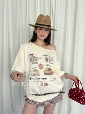 ME KAKAMEE春新品喷画蛋糕KT猫斜肩大版短袖T恤上衣女休闲 9167