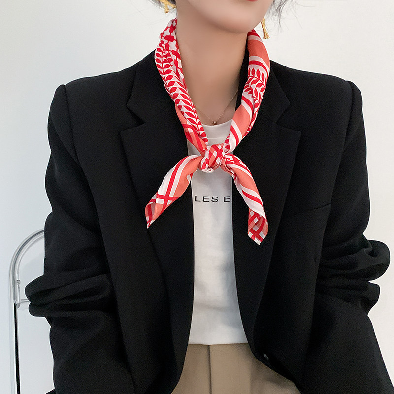 古日系棉丝巾小方巾女韩国夏装饰防晒小披肩格子围巾女冬季百搭