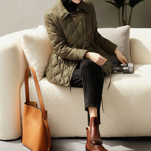 冬日不臃肿！菱格设计感95白鹅绒羽绒服 轻薄暖 双排扣减龄鹅绒服