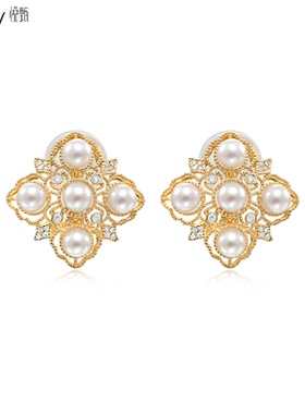 悦甄18K金Akoya珍珠钻石耳夹 洛可可